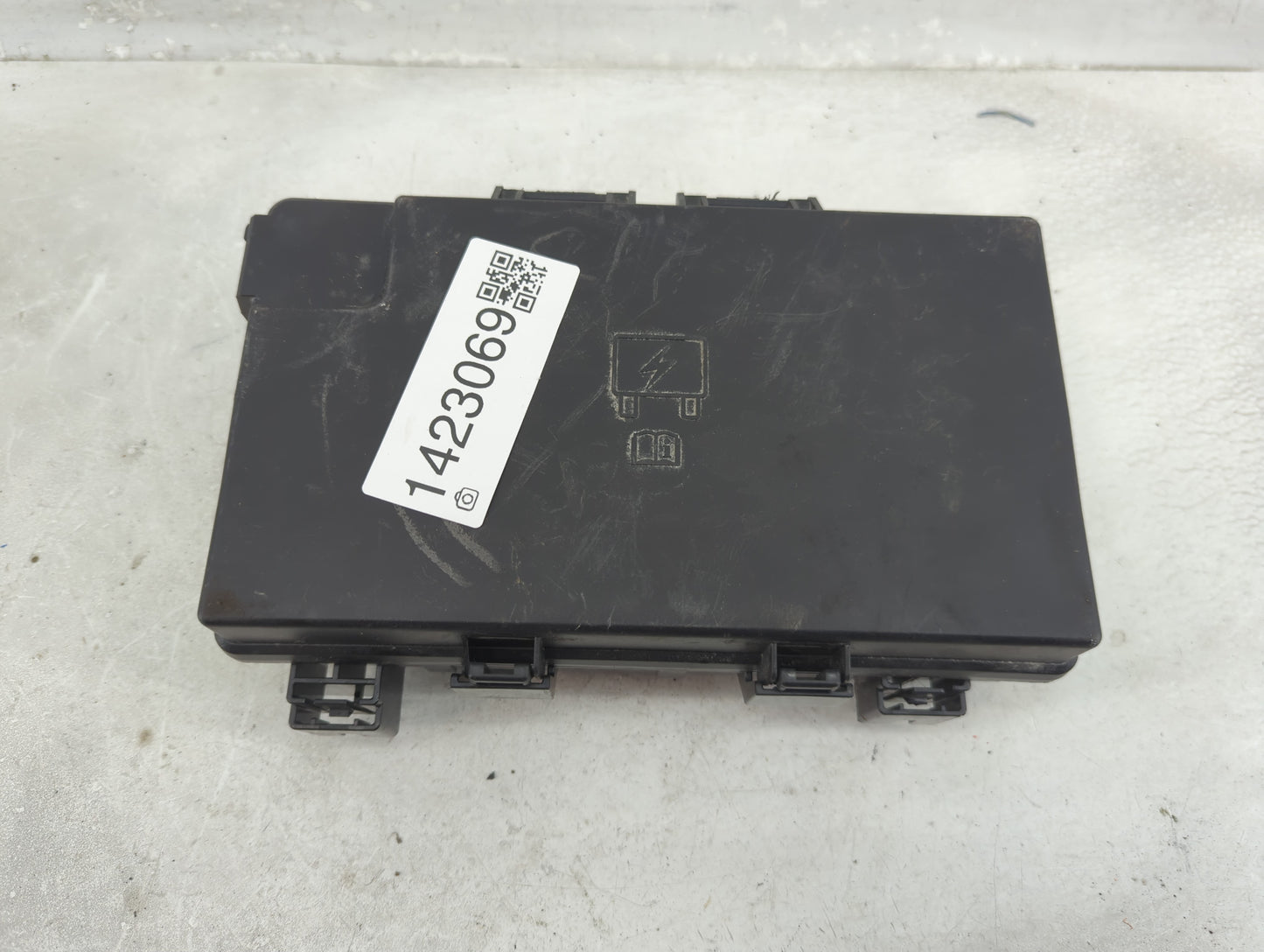 2020 Dodge Durango Fusebox Fuse Box Panel Relay Module P/N:7140-1980-30 Fits OEM Used Auto Parts - Oemusedautoparts1.com