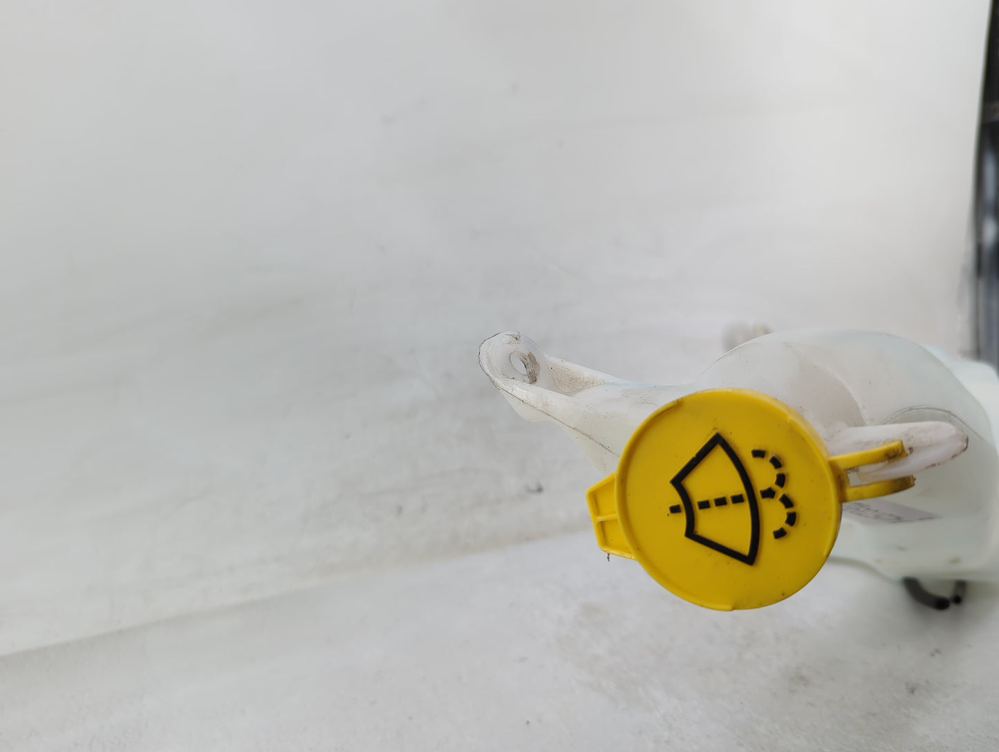 2011-2022 Dodge Durango Windshield Washer Fluid Reservoir Bottle Oem 1425739 - Oemusedautoparts1.com