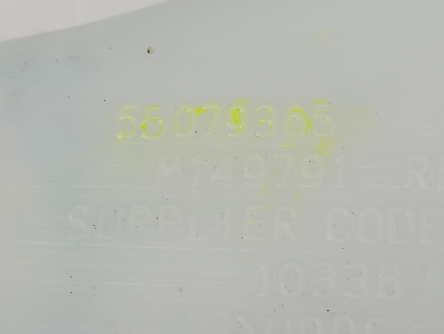 2011-2022 Dodge Durango Windshield Washer Fluid Reservoir Bottle Oem 1425739 - Oemusedautoparts1.com