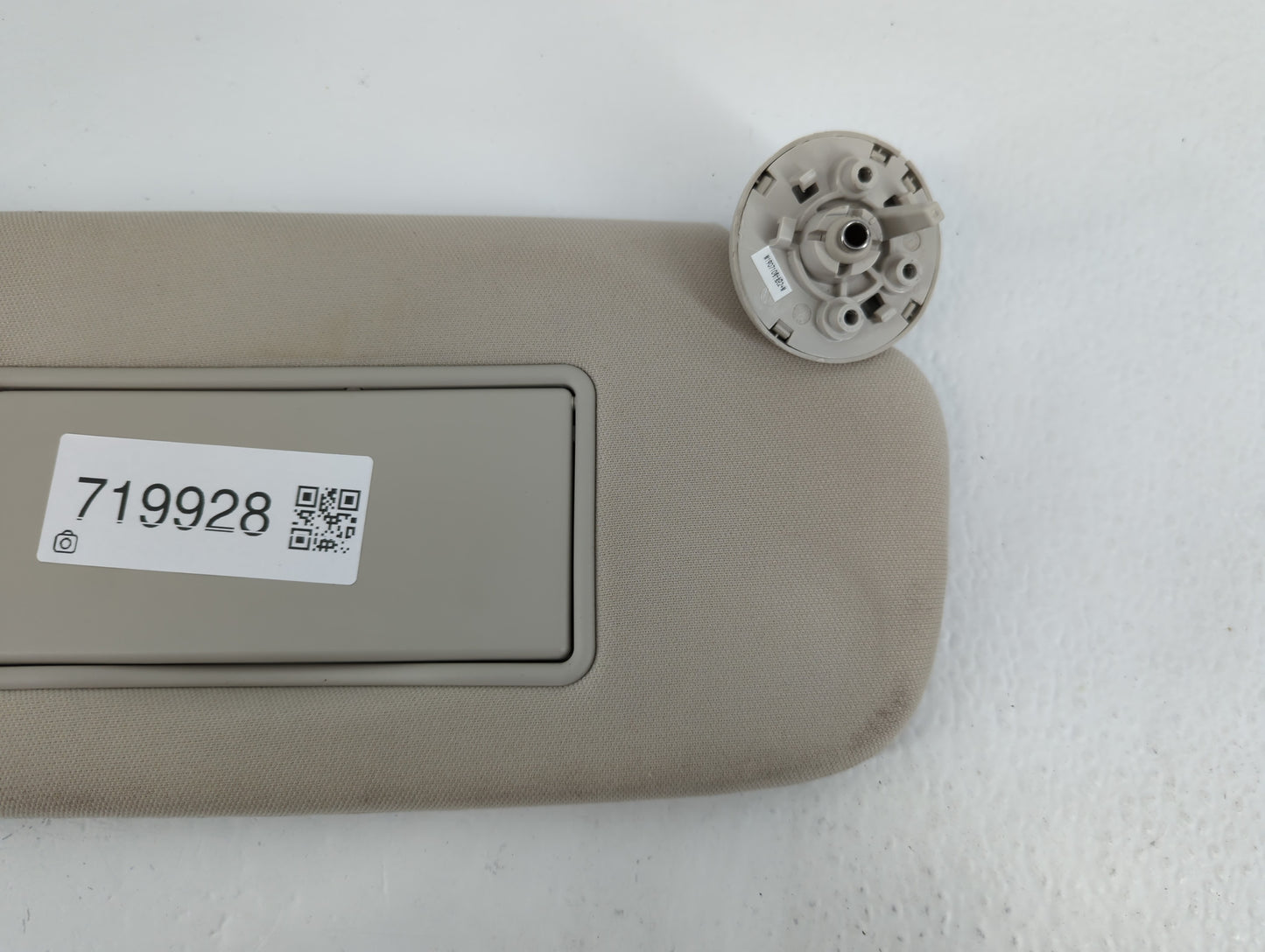 2011-2022 Dodge Durango Sun Visor Shade Replacement Passenger Right Mirror Fits OEM Used Auto Parts - Oemusedautoparts1.com