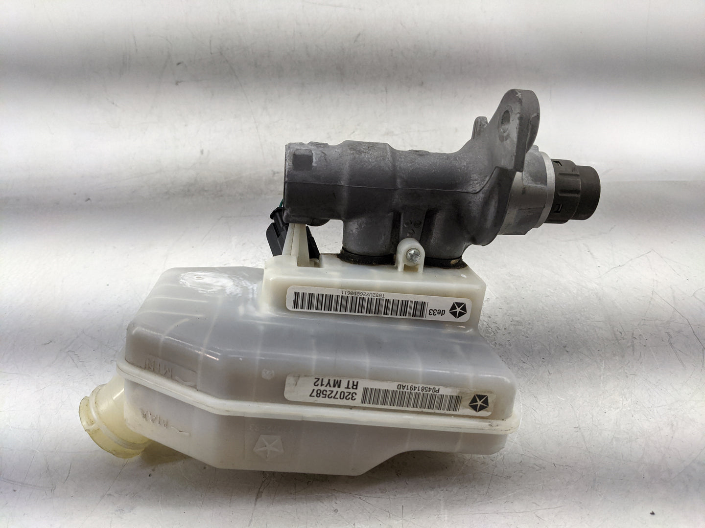 2012-2020 Dodge Grand Caravan Brake Master Cylinder - Oemusedautoparts1.com