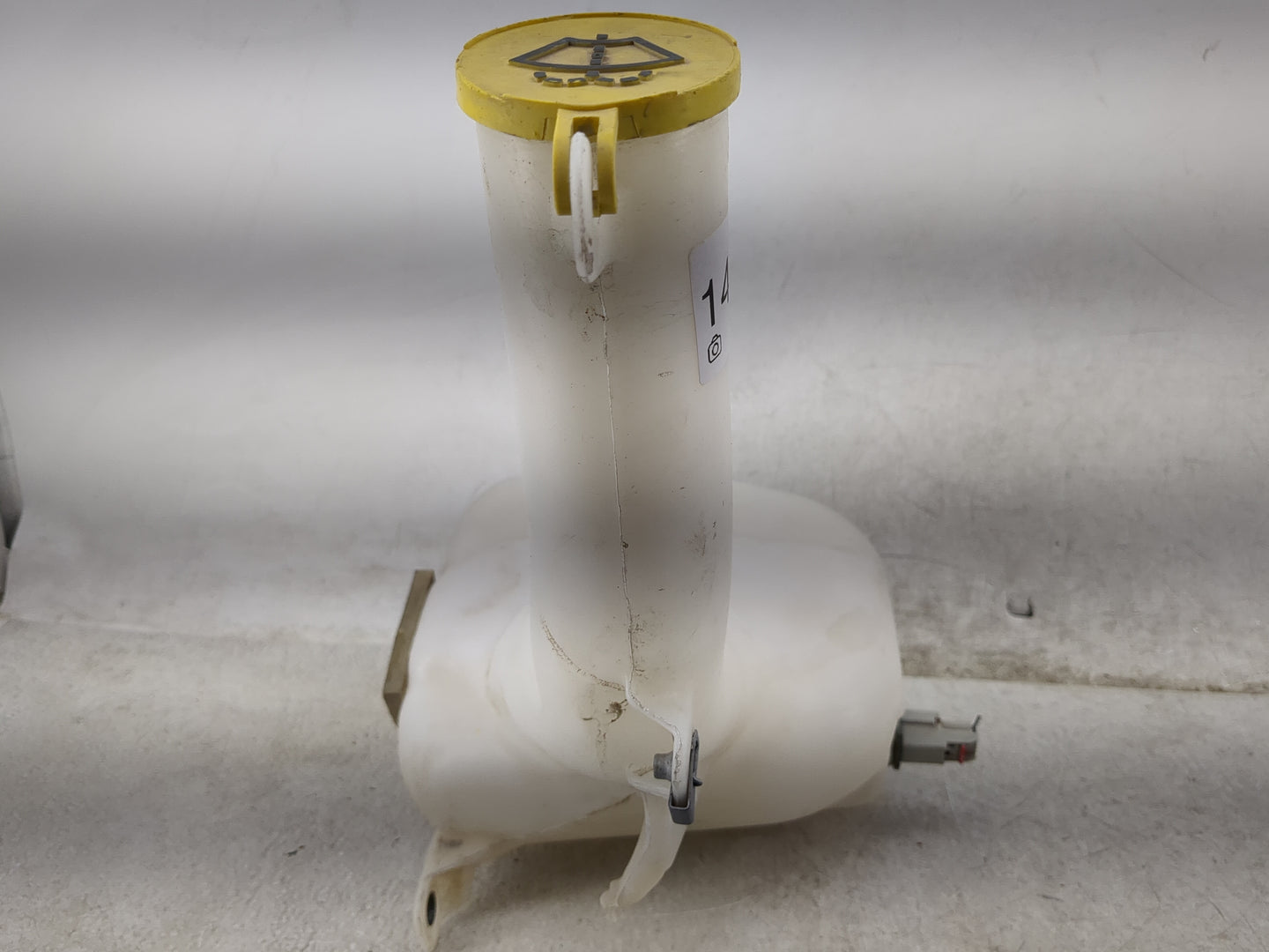 2011 Dodge Grand Caravan Windshield Washer Fluid Reservoir Bottle Oem 1459806 - Oemusedautoparts1.com