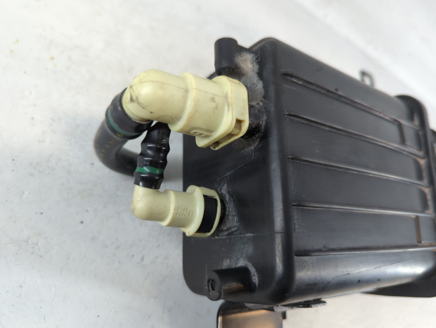 2020 Dodge Grand Caravan Fuel Vapor Charcoal Canister - Oemusedautoparts1.com