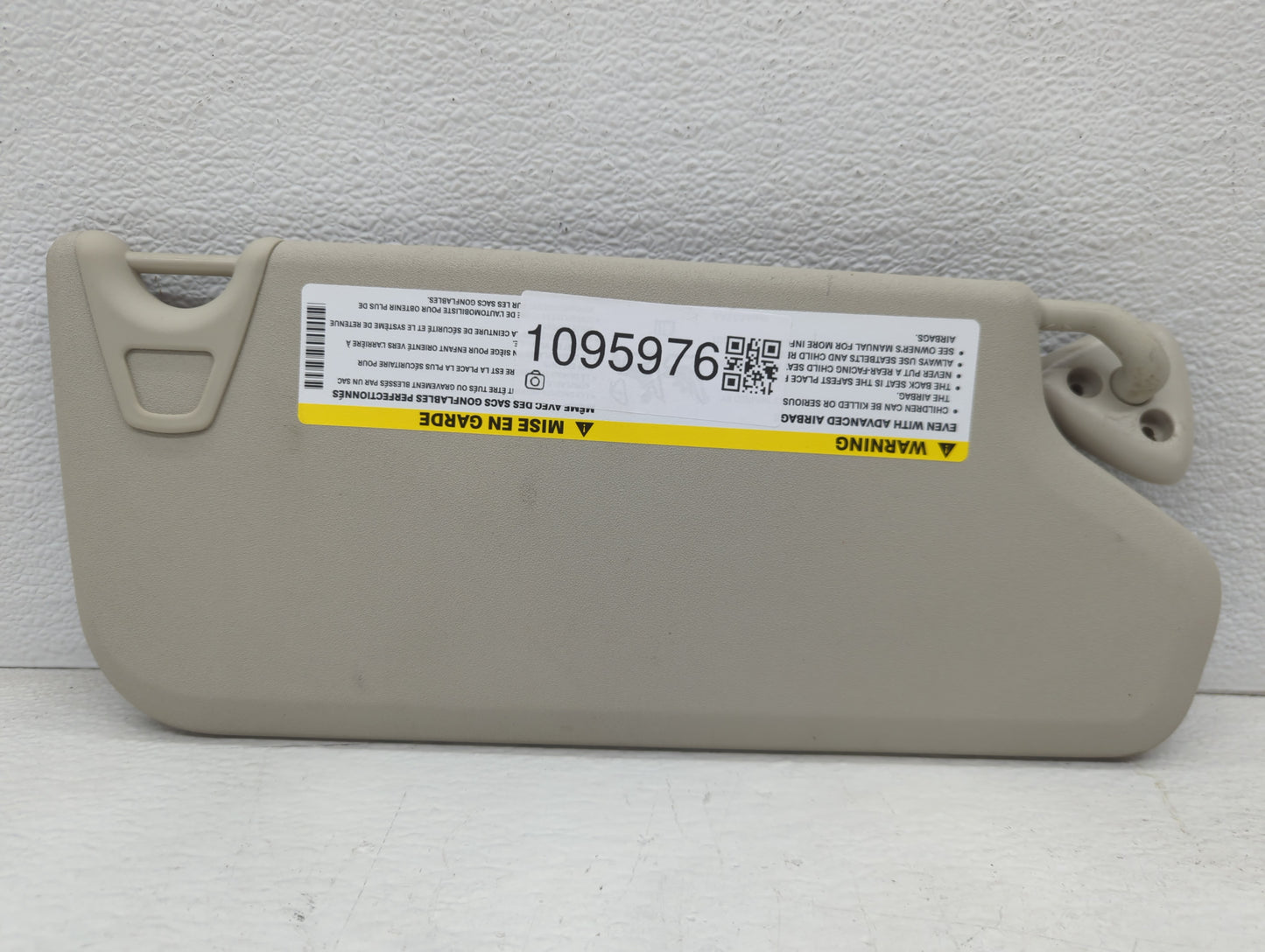 2020 Dodge Journey Sun Visor Shade Replacement Driver Left Mirror Fits OEM Used Auto Parts - Oemusedautoparts1.com