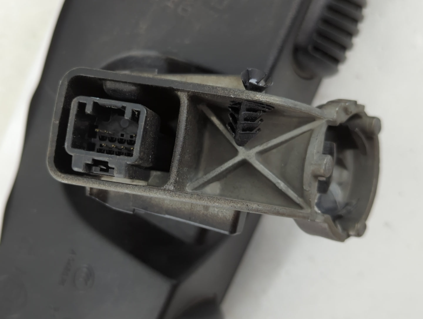 2020 Dodge Journey Interior Rear View Mirror Replacement OEM P/N:E11028017 Fits OEM Used Auto Parts - Oemusedautoparts1.com