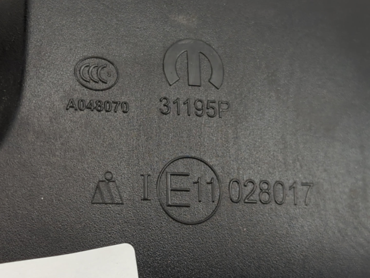 2020 Dodge Journey Interior Rear View Mirror Replacement OEM P/N:E11028017 Fits OEM Used Auto Parts - Oemusedautoparts1.com