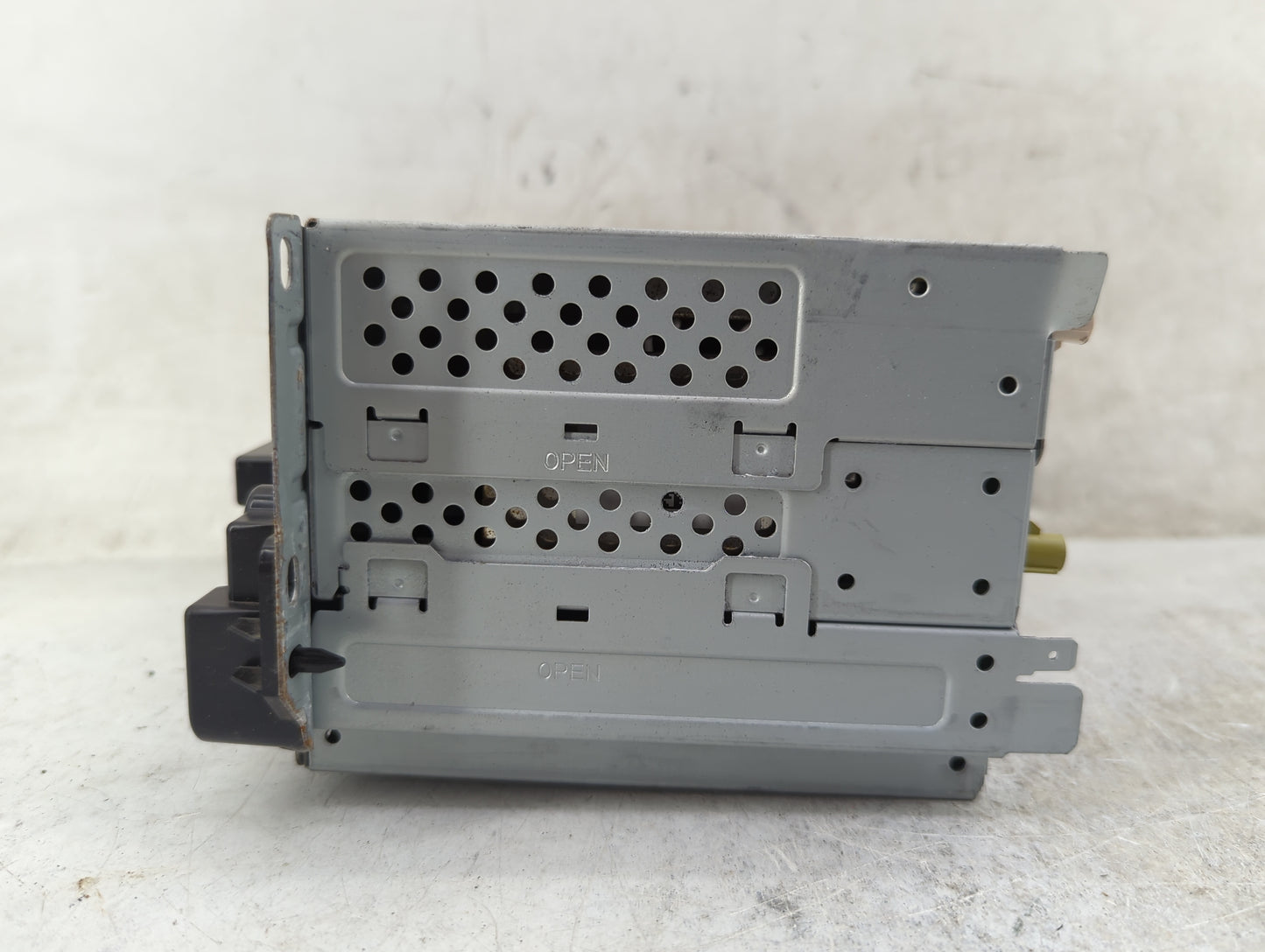 2018-2020 Dodge Journey Radio AM FM Cd Player Receiver Replacement Fits Fits 2018 2019 2020 OEM Used Auto Parts - Oemusedaut