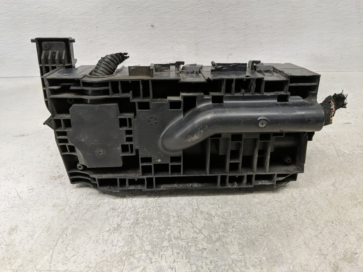 2012-2020 Dodge Journey Fusebox Fuse Box Relay Module Tipm 68079356ab - Oemusedautoparts1.com