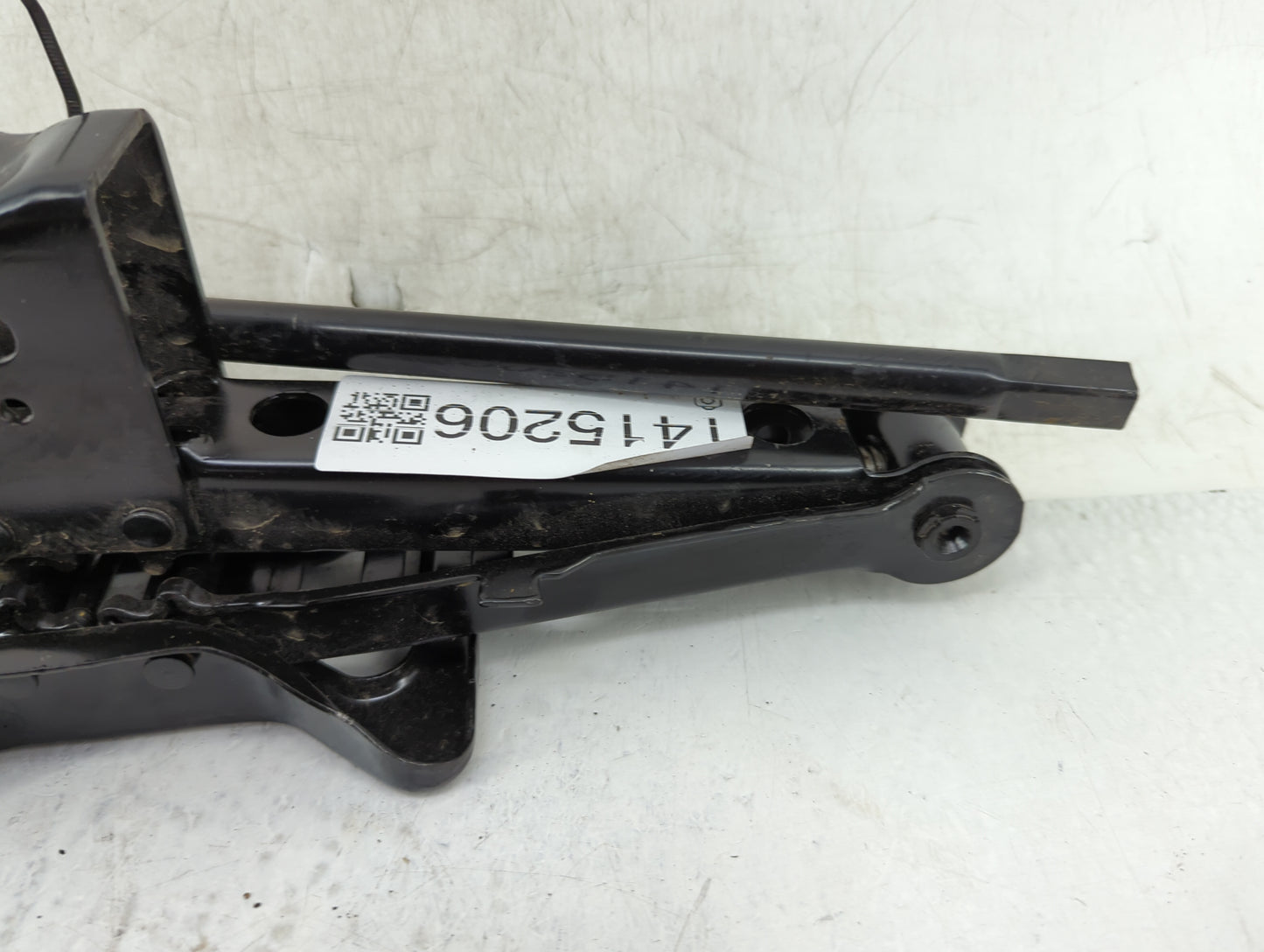 2020 Dodge Journey Spare Scissor Car Jack - Oemusedautoparts1.com