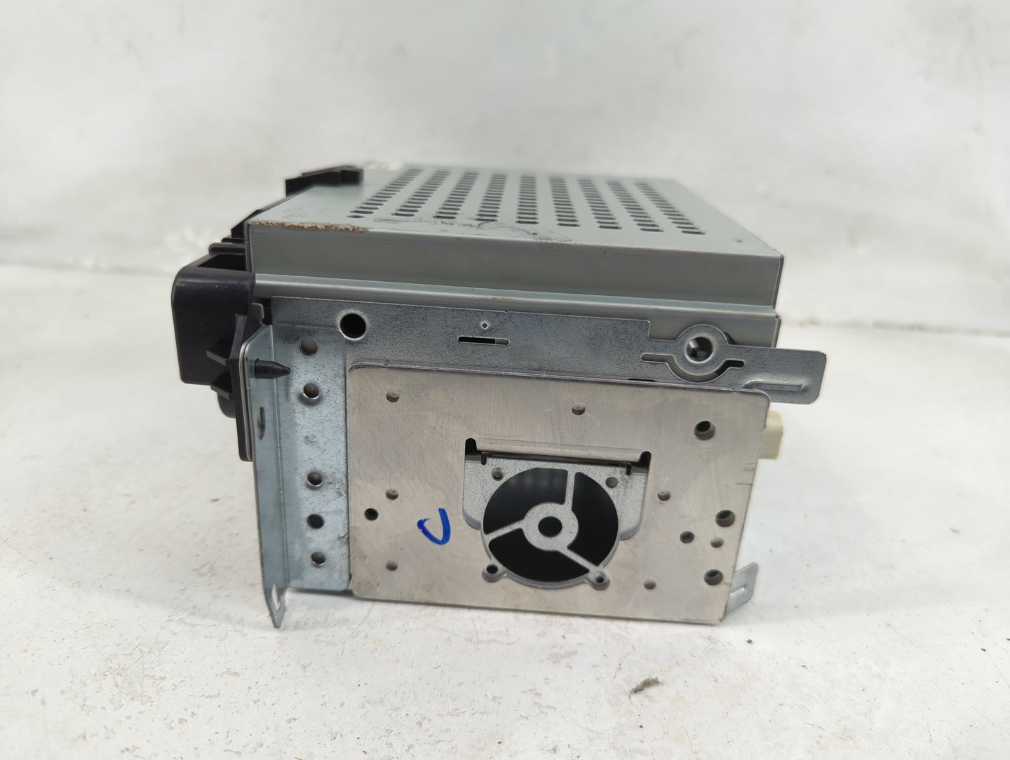 2018-2020 Dodge Journey Radio AM FM Cd Player Receiver Replacement P/N:170510 A2C01685400 Fits Fits 2018 2019 2020 OEM Used 