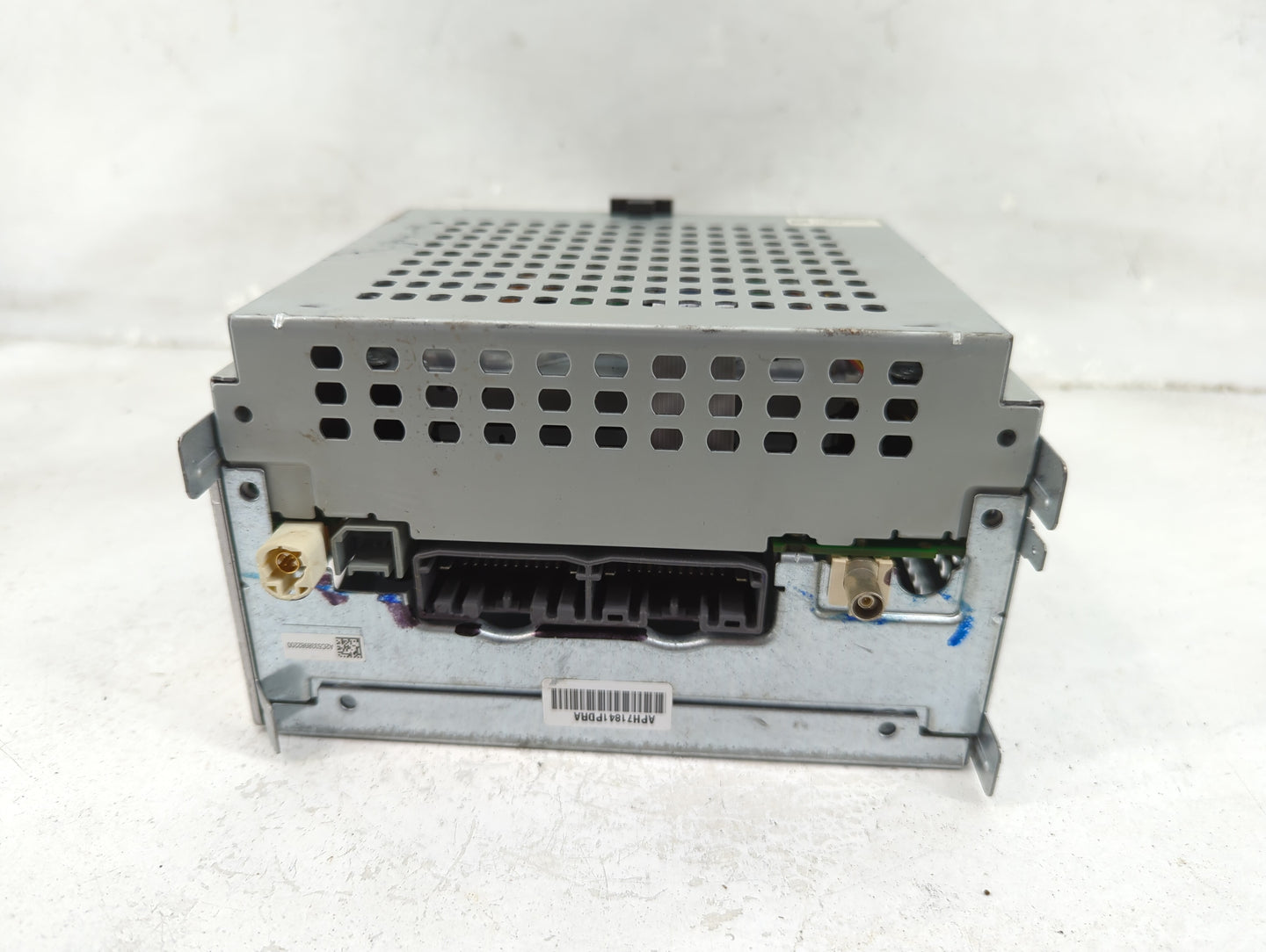 2018-2020 Dodge Journey Radio AM FM Cd Player Receiver Replacement P/N:170510 A2C01685400 Fits Fits 2018 2019 2020 OEM Used 