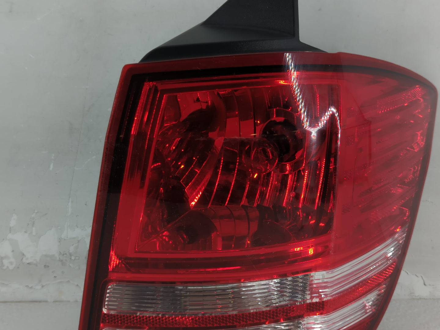 2010-2020 Dodge Journey Tail Light Assembly Passenger Right OEM P/N:05116290AG Fits OEM Used Auto Parts - Oemusedautoparts1.