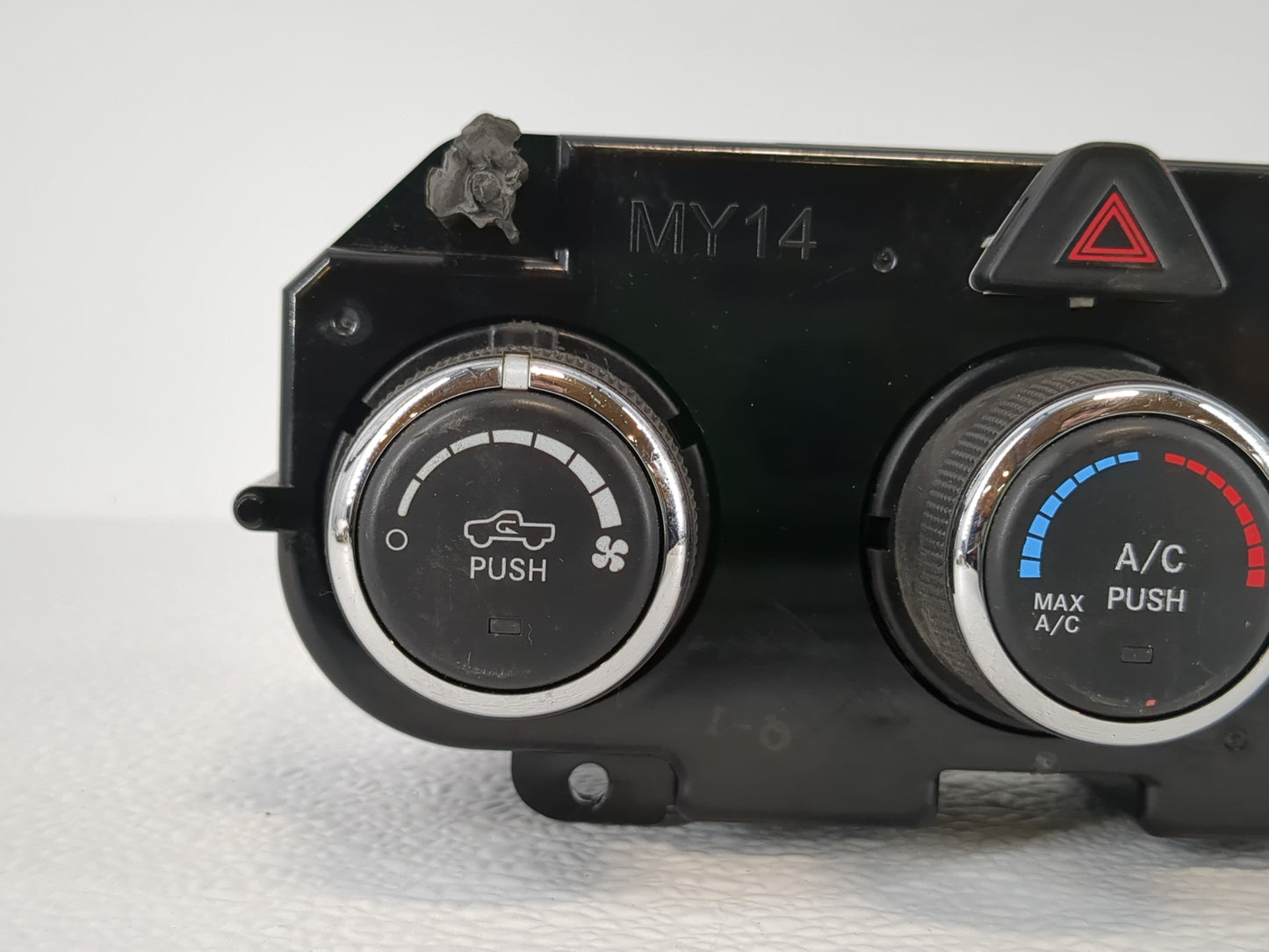 2020 Dodge Ram 1500 Climate Control Module Temperature AC/Heater Replacement P/N:P68268190AA Fits OEM Used Auto Parts - Oemu