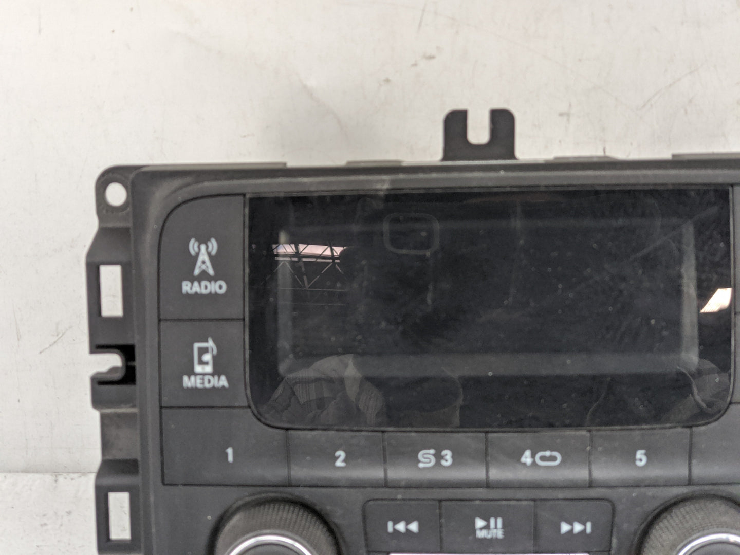 2020 Dodge Ram 1500 Radio AM FM Cd Player Receiver Replacement P/N:68356524AB Fits Fits 2017 2018 2019 OEM Used Auto Parts -