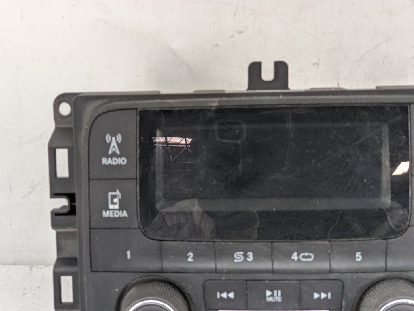 2020 Dodge Ram 1500 Radio AM FM Cd Player Receiver Replacement P/N:68356524AB Fits Fits 2017 2018 2019 OEM Used Auto Parts -