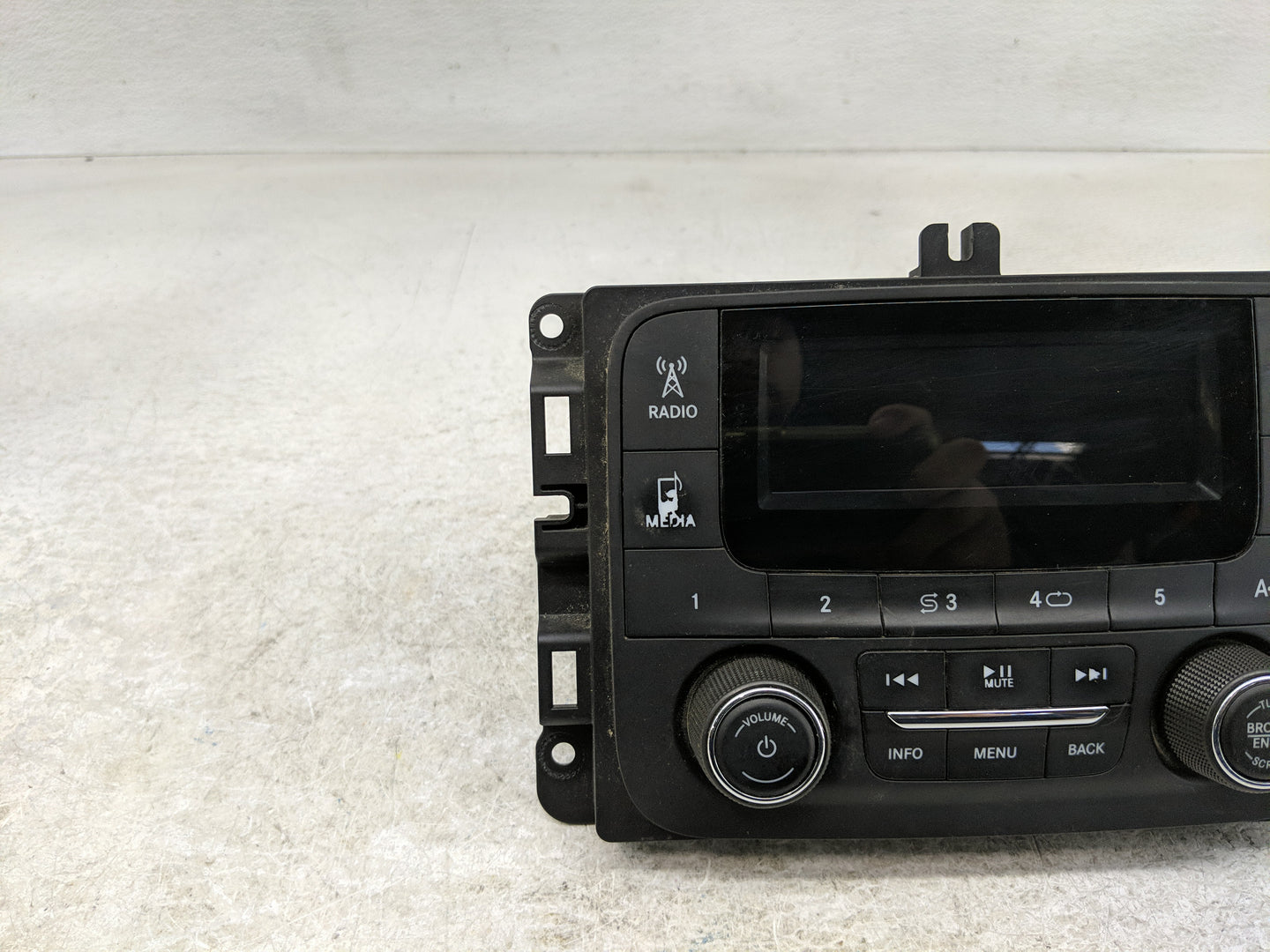 2020 Dodge Ram 1500 Radio AM FM Cd Player Receiver Replacement P/N:68356524AB Fits Fits 2017 2018 2019 OEM Used Auto Parts -