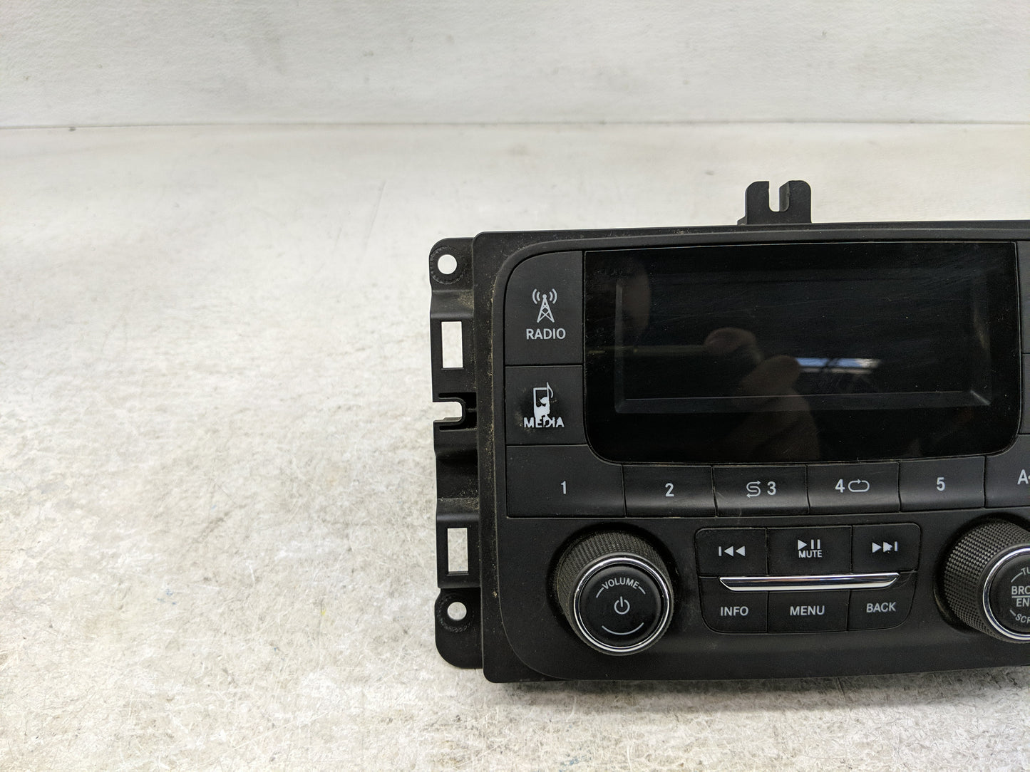 2020 Dodge Ram 1500 Radio AM FM Cd Player Receiver Replacement P/N:68356524AB Fits Fits 2017 2018 2019 OEM Used Auto Parts -