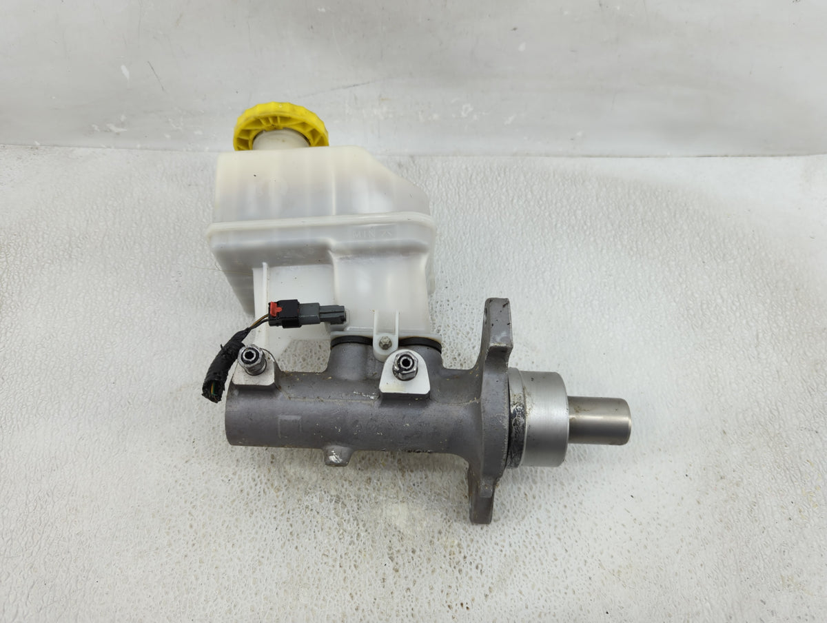 Dodge Ram 1500 Brake Master Cylinder 1277857 - Oemusedautoparts1.com