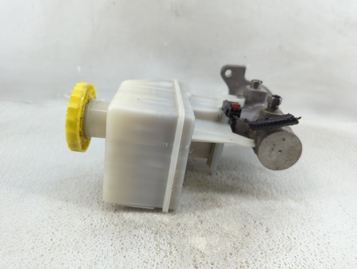 Dodge Ram 1500 Brake Master Cylinder 1277857 - Oemusedautoparts1.com