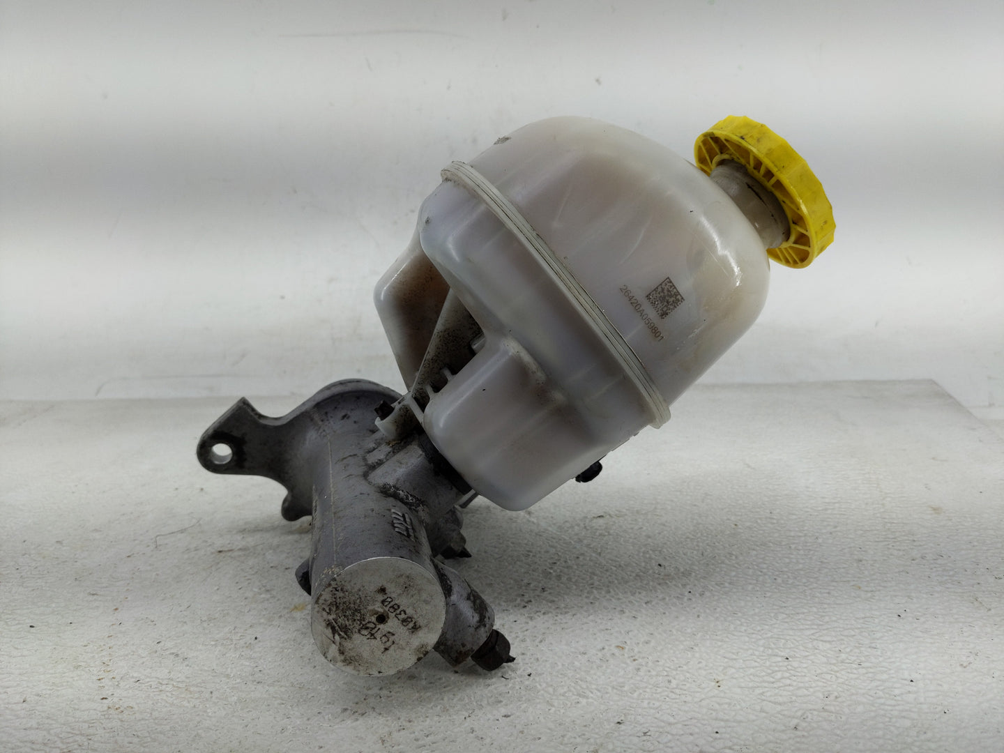 2007-2008 Dodge Ram 1500 Brake Master Cylinder - Oemusedautoparts1.com