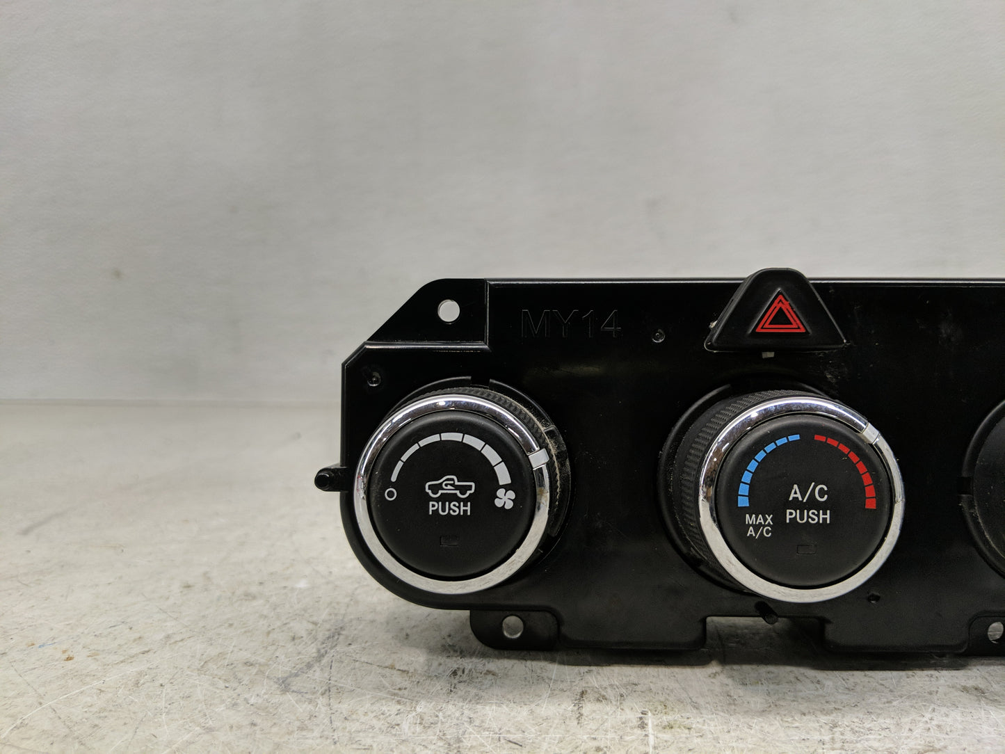 2020 Dodge Ram 1500 Climate Control Module Temperature AC/Heater Replacement P/N:P68268190AA Fits OEM Used Auto Parts - Oemu