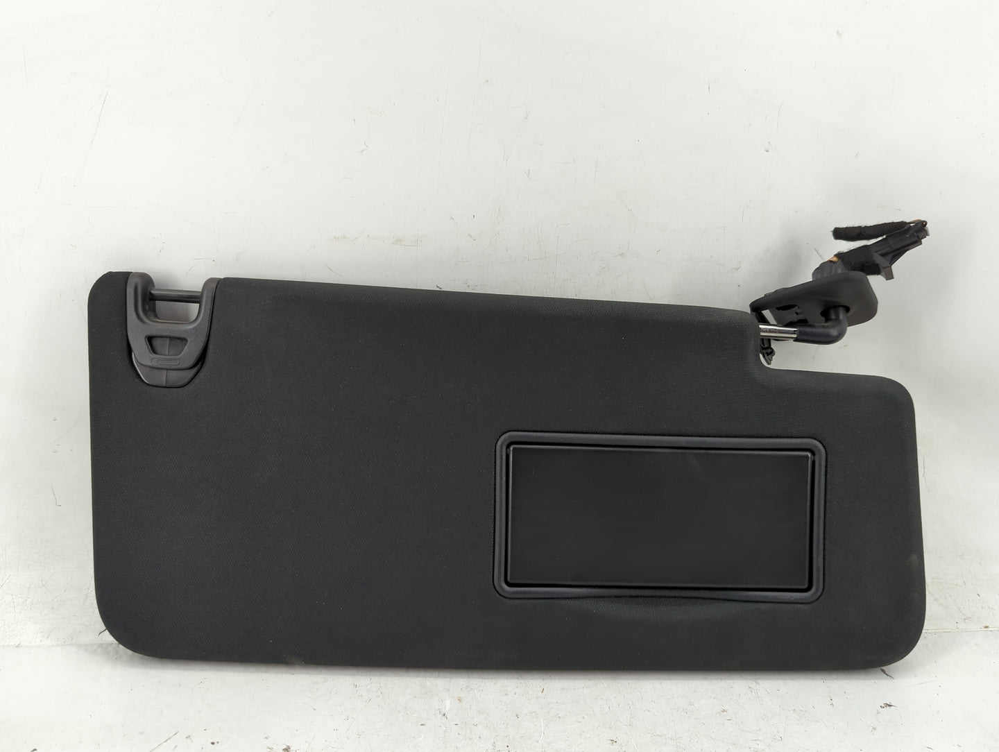 2020 Dodge Ram 1500 Sun Visor Shade Replacement Passenger Right Mirror Fits Fits 2019 2021 2022 OEM Used Auto Parts - Oemuse