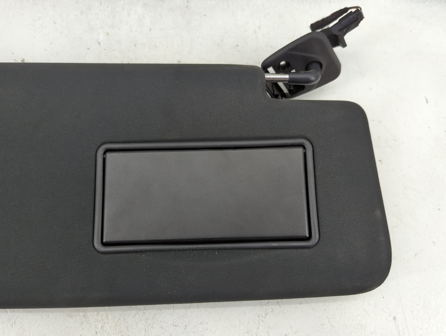 2020 Dodge Ram 1500 Sun Visor Shade Replacement Passenger Right Mirror Fits Fits 2019 2021 2022 OEM Used Auto Parts - Oemuse