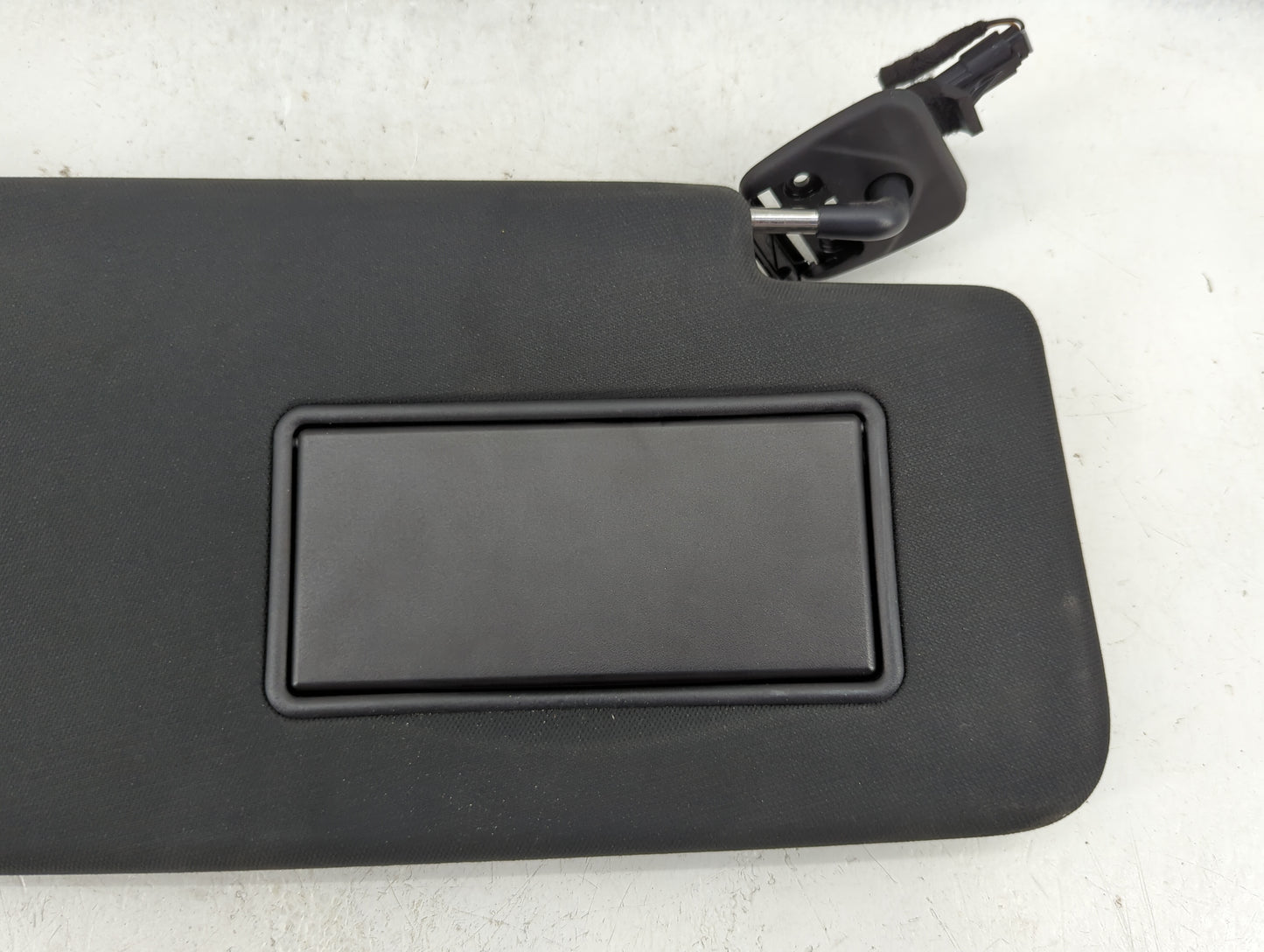 2020 Dodge Ram 1500 Sun Visor Shade Replacement Passenger Right Mirror Fits Fits 2019 2021 2022 OEM Used Auto Parts - Oemuse