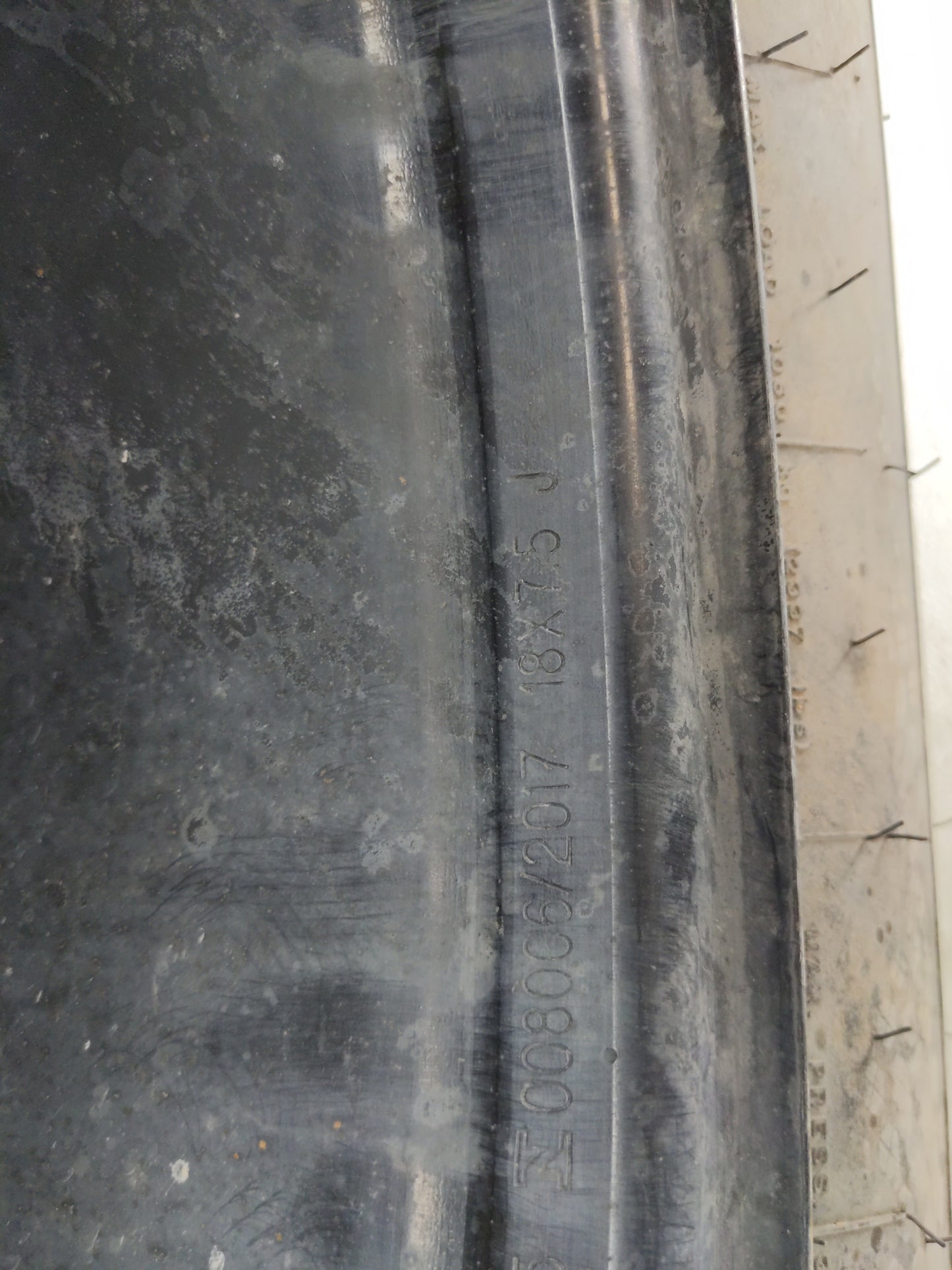 Dodge Ram 1500 Spare Donut Tire Wheel Rim Oem 1461854 - Oemusedautoparts1.com
