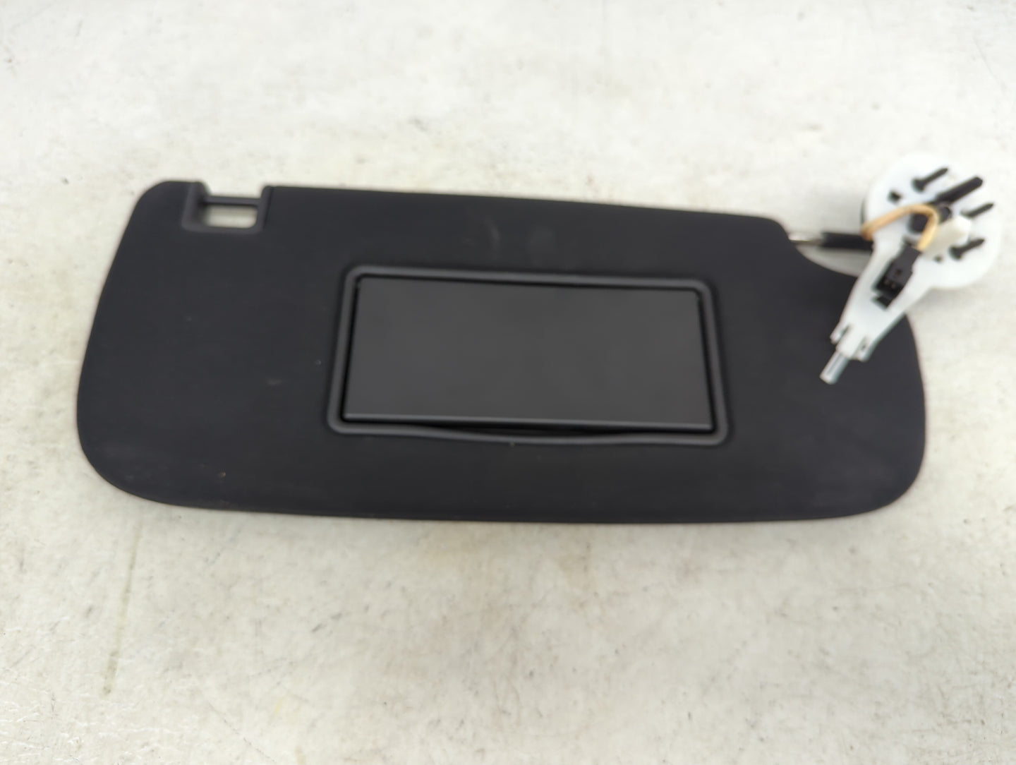 2020 Dodge Ram 1500 Sun Visor Shade Replacement Passenger Right Mirror Fits Fits 2019 2021 2022 OEM Used Auto Parts - Oemuse