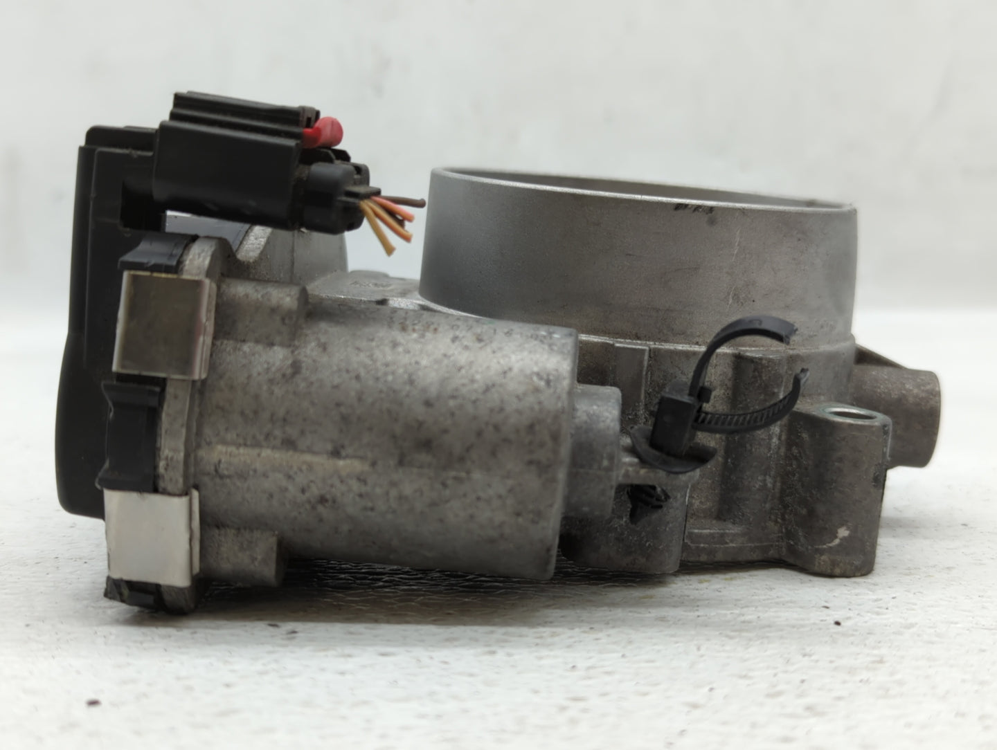 2020 Dodge Ram 1500 Throttle Body P/N:53034251AD Fits Fits 2012 2013 2014 2015 2016 2017 2018 2019 2021 2022 OEM Used Auto P