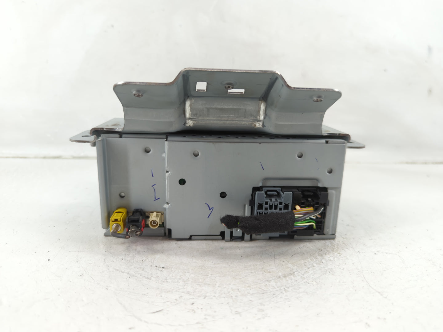2020 Ford Ecosport Radio AM FM Cd Player Receiver Replacement P/N:LU5T-18K810-KF Fits OEM Used Auto Parts - Oemusedautoparts