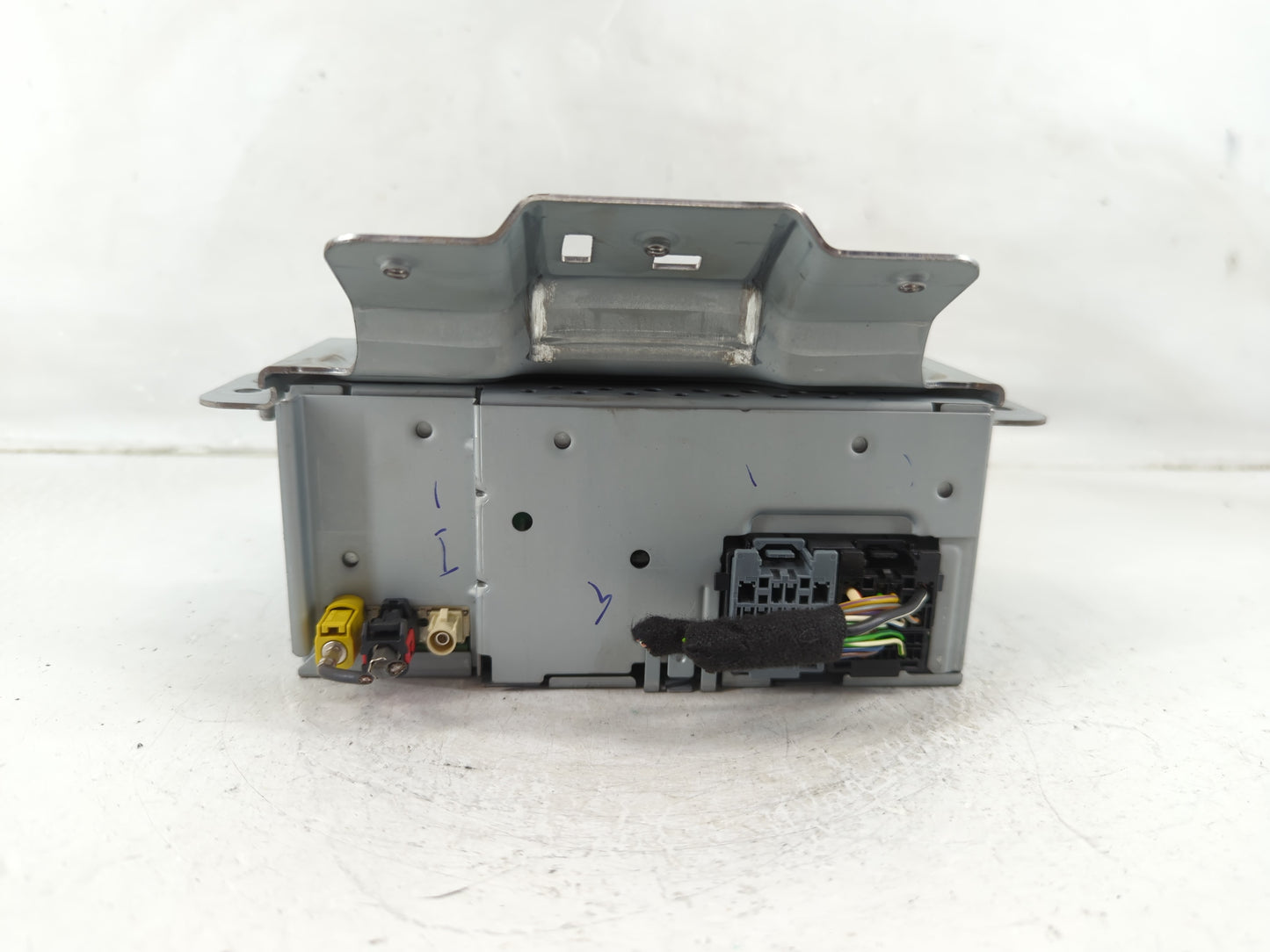 2020 Ford Ecosport Radio AM FM Cd Player Receiver Replacement P/N:LU5T-18K810-KF Fits OEM Used Auto Parts - Oemusedautoparts