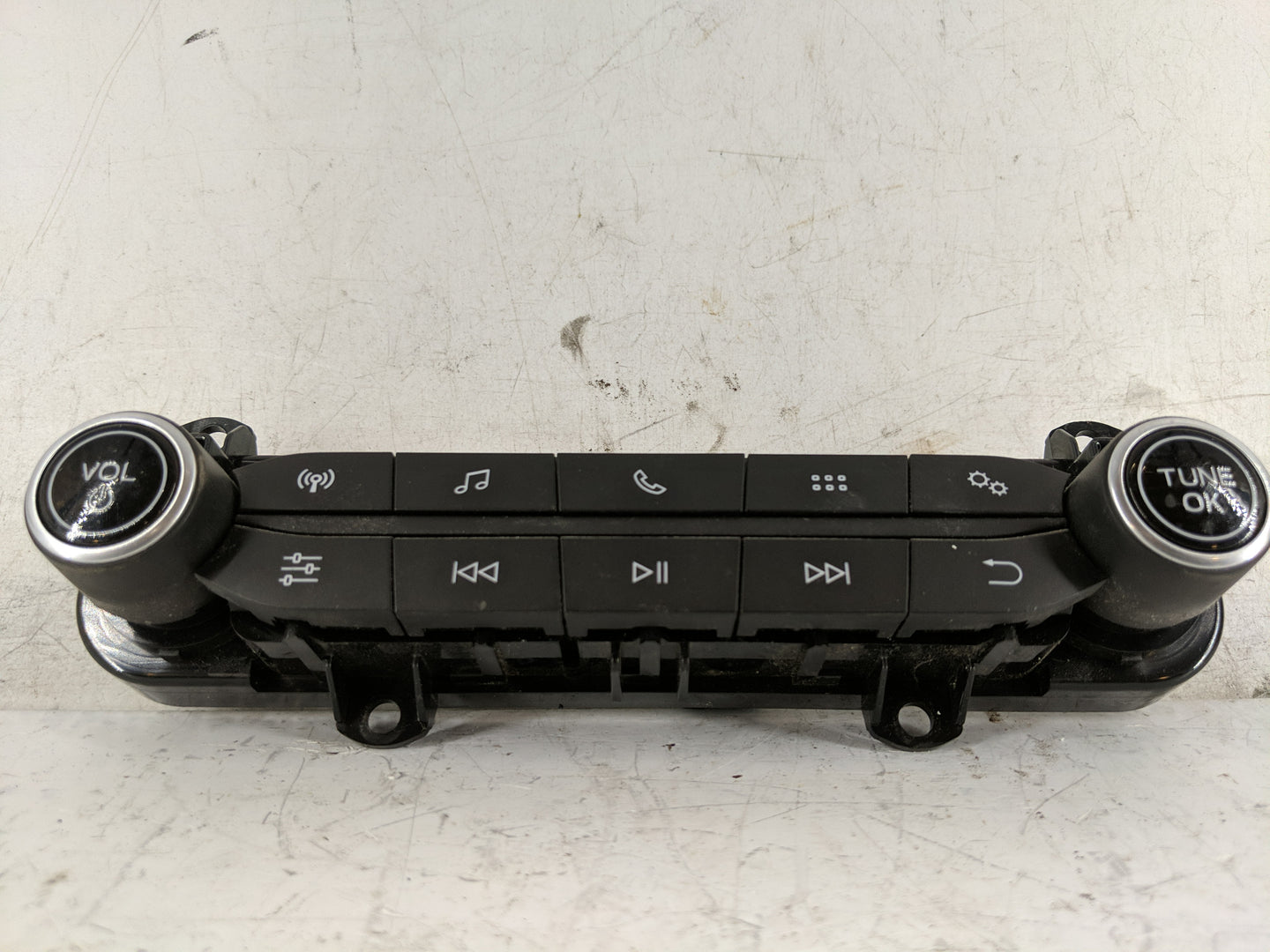 2018-2020 Ford Ecosport Radio Control Panel - Oemusedautoparts1.com