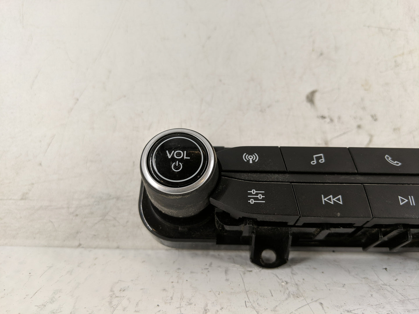 2018-2020 Ford Ecosport Radio Control Panel - Oemusedautoparts1.com