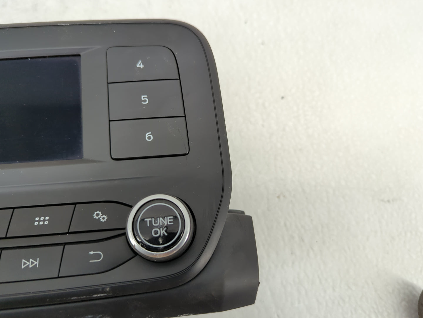 2018-2020 Ford Ecosport Radio AM FM Cd Player Receiver Replacement P/N:H1BT-18B955-EG Fits Fits 2018 2019 2020 OEM Used Auto