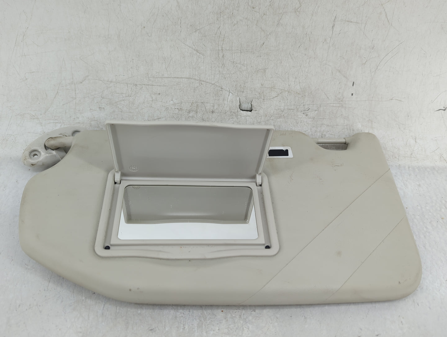 2018-2020 Ford Ecosport Sun Visor Shade Replacement Passenger Right Mirror Fits Fits 2018 2019 2020 OEM Used Auto Parts - Oe