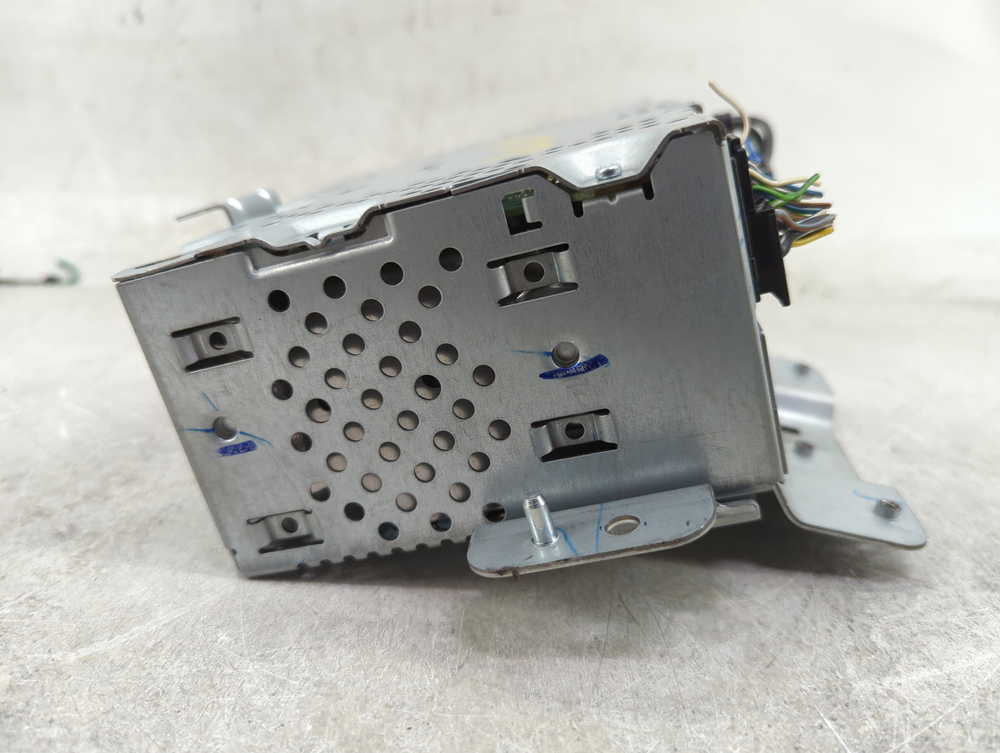 2020 Ford Ecosport Radio AM FM Cd Player Receiver Replacement P/N:LU5T-18K80-KG Fits OEM Used Auto Parts - Oemusedautoparts1