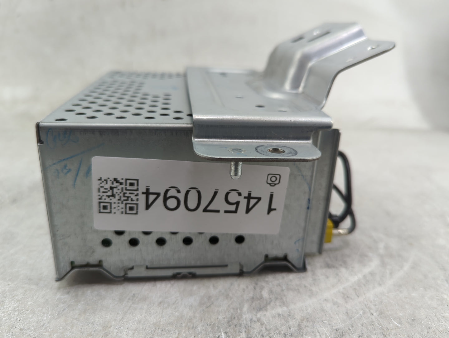 2020 Ford Ecosport Radio AM FM Cd Player Receiver Replacement P/N:LU5T-18K80-KG Fits OEM Used Auto Parts - Oemusedautoparts1