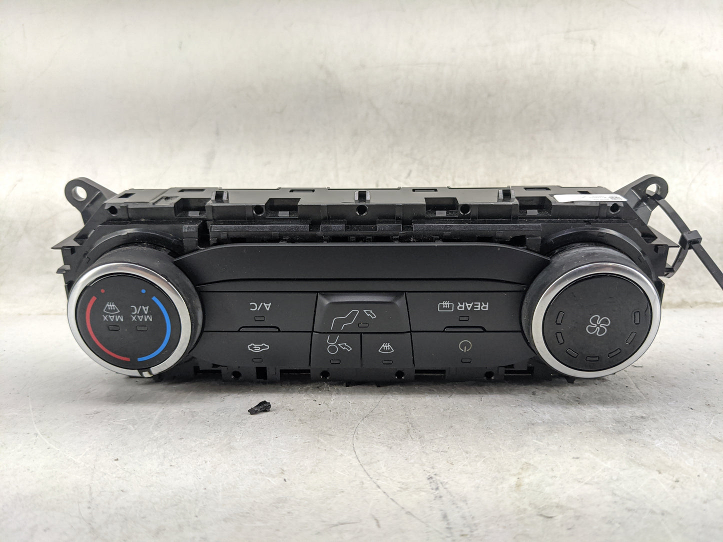 2018-2020 Ford Ecosport Climate Control Module Temperature AC/Heater Replacement P/N:B515 AC E174005 C Fits Fits 2018 2019 2