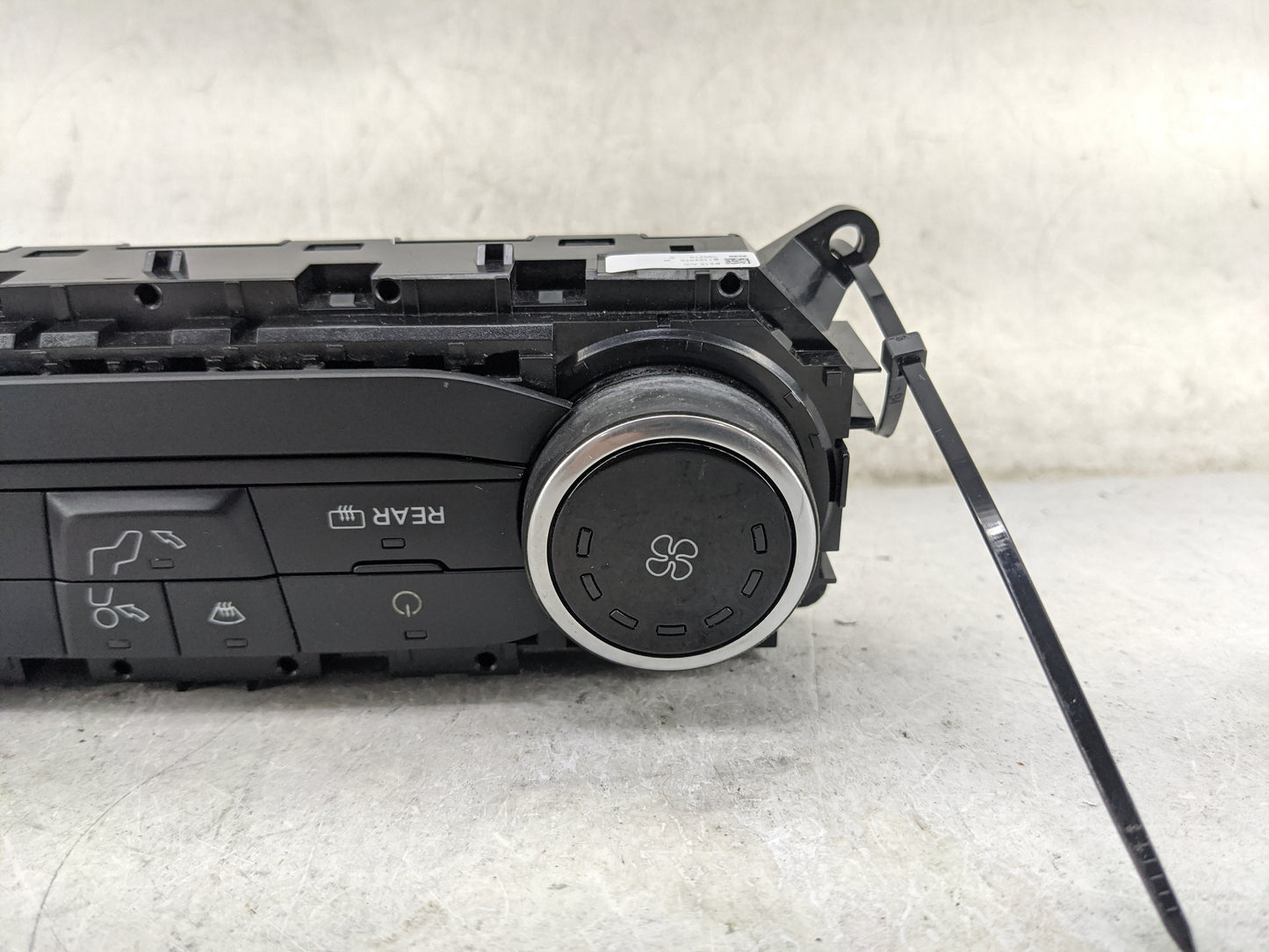 2018-2020 Ford Ecosport Climate Control Module Temperature AC/Heater Replacement P/N:B515 AC E174005 C Fits Fits 2018 2019 2