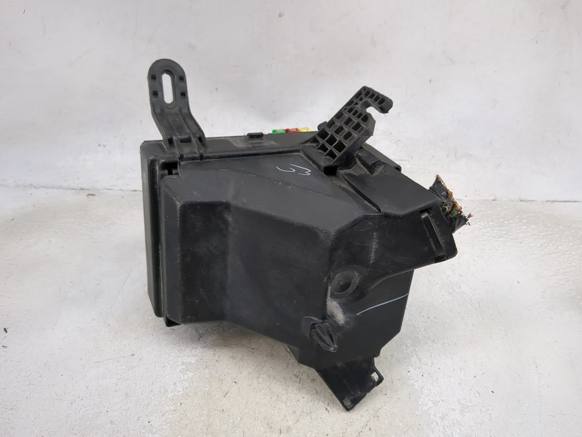 2018-2020 Ford Ecosport Fusebox Fuse Box Panel Relay Module P/N:GU5T-14B192-EGA GU5T-14B192-GA Fits Fits 2018 2019 2020 OEM 