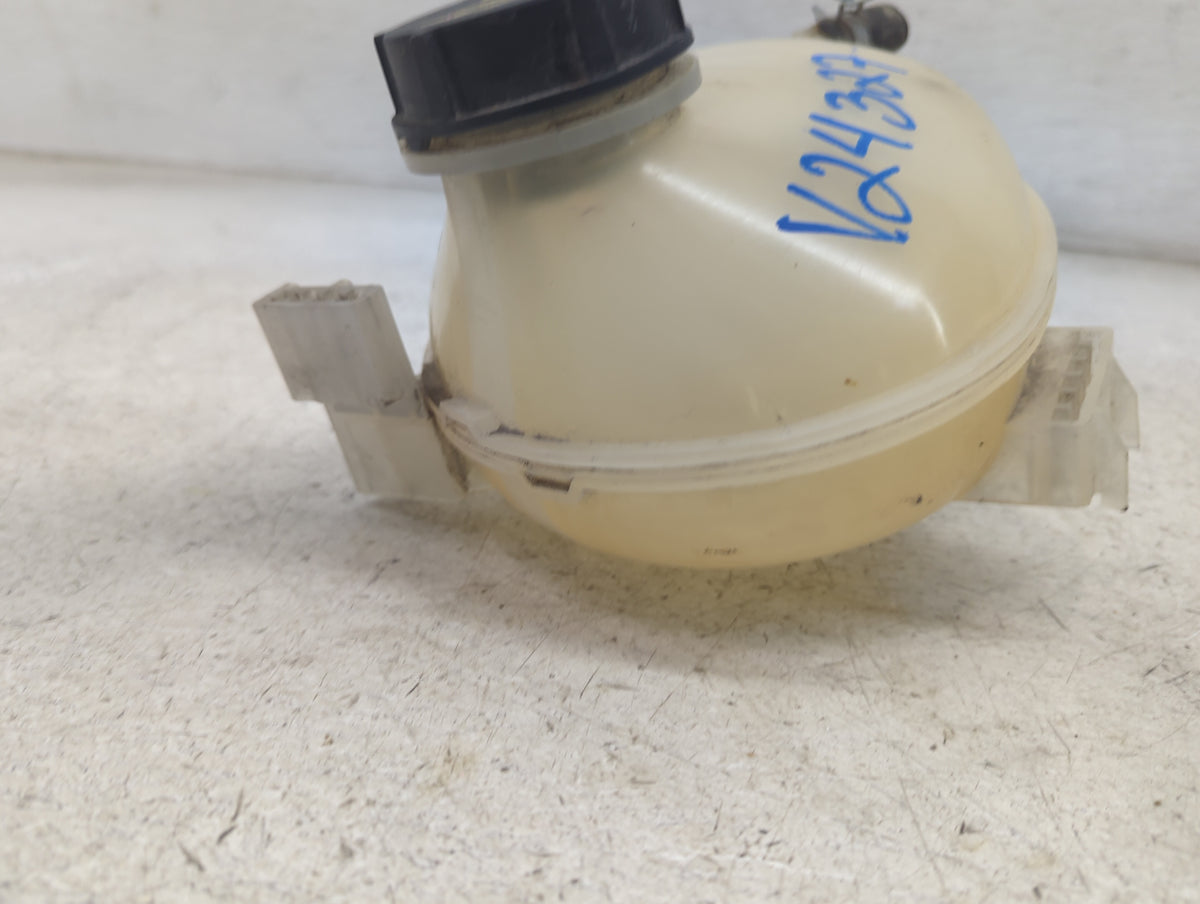 2018-2022 Ford Ecosport Radiator Coolant Overflow Expansion Tank Bottle 1499531 - Oemusedautoparts1.com