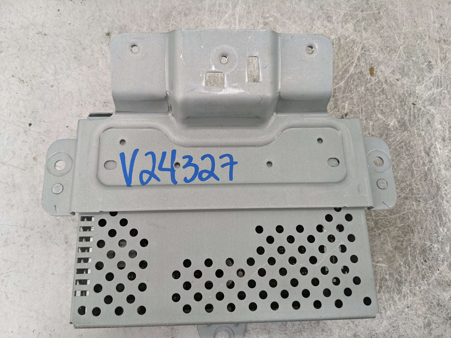 2020 Ford Ecosport Radio AM FM Cd Player Receiver Replacement P/N:LU5T-18K810-KF AHU001, LUKFZ00747K Fits OEM Used Auto Part