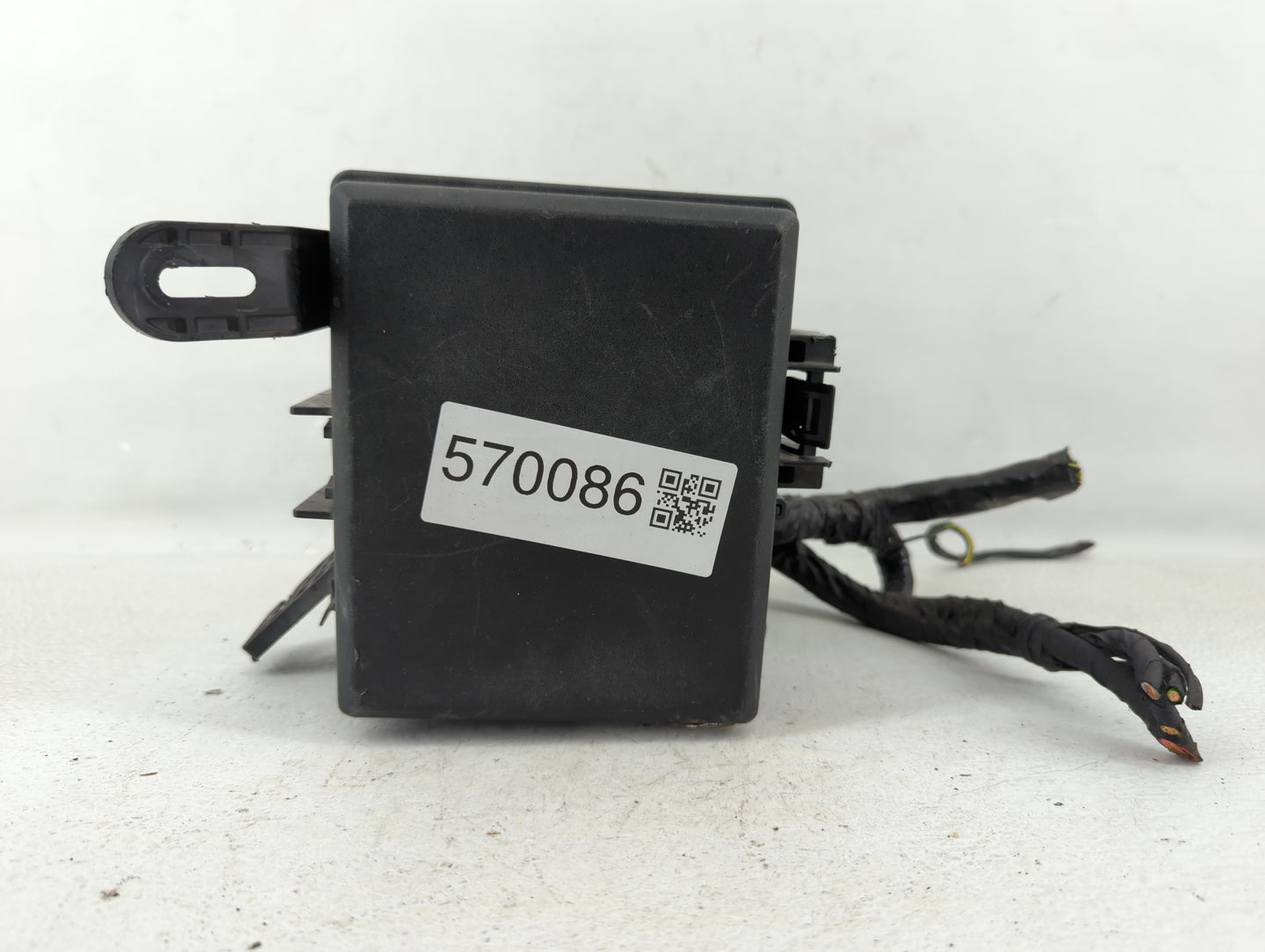2018-2020 Ford Ecosport Fusebox Fuse Box Panel Relay Module P/N:GN15-12A581 Fits Fits 2018 2019 2020 OEM Used Auto Parts - O