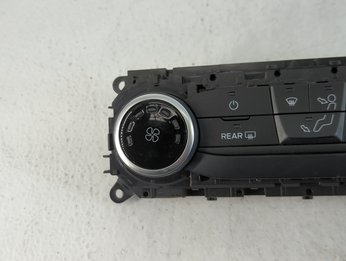 2018-2020 Ford Ecosport Climate Control Module Temperature AC/Heater Replacement P/N:E1179823 L B515 AC Fits Fits 2018 2019 