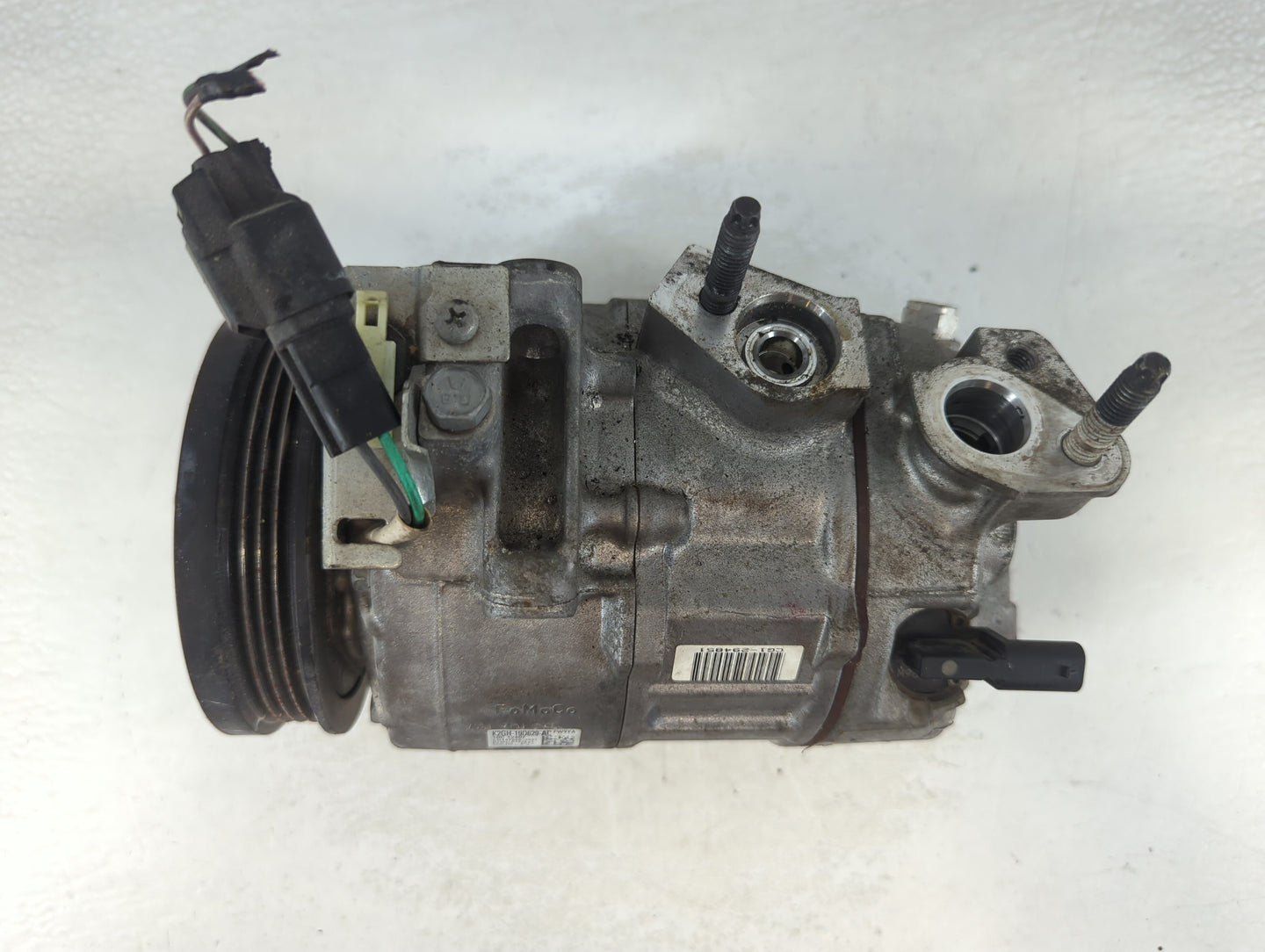 2020 Ford Edge Alternator Replacement Generator Charging Assembly Engine OEM P/N:K2GH-19D629-AC Fits OEM Used Auto Parts - O