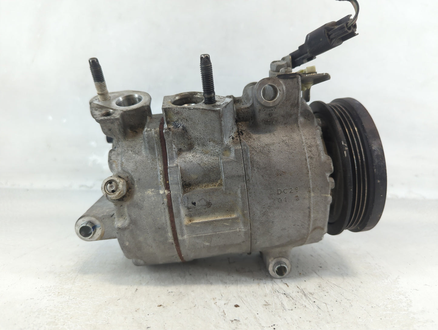 2020 Ford Edge Alternator Replacement Generator Charging Assembly Engine OEM P/N:K2GH-19D629-AC Fits OEM Used Auto Parts - O