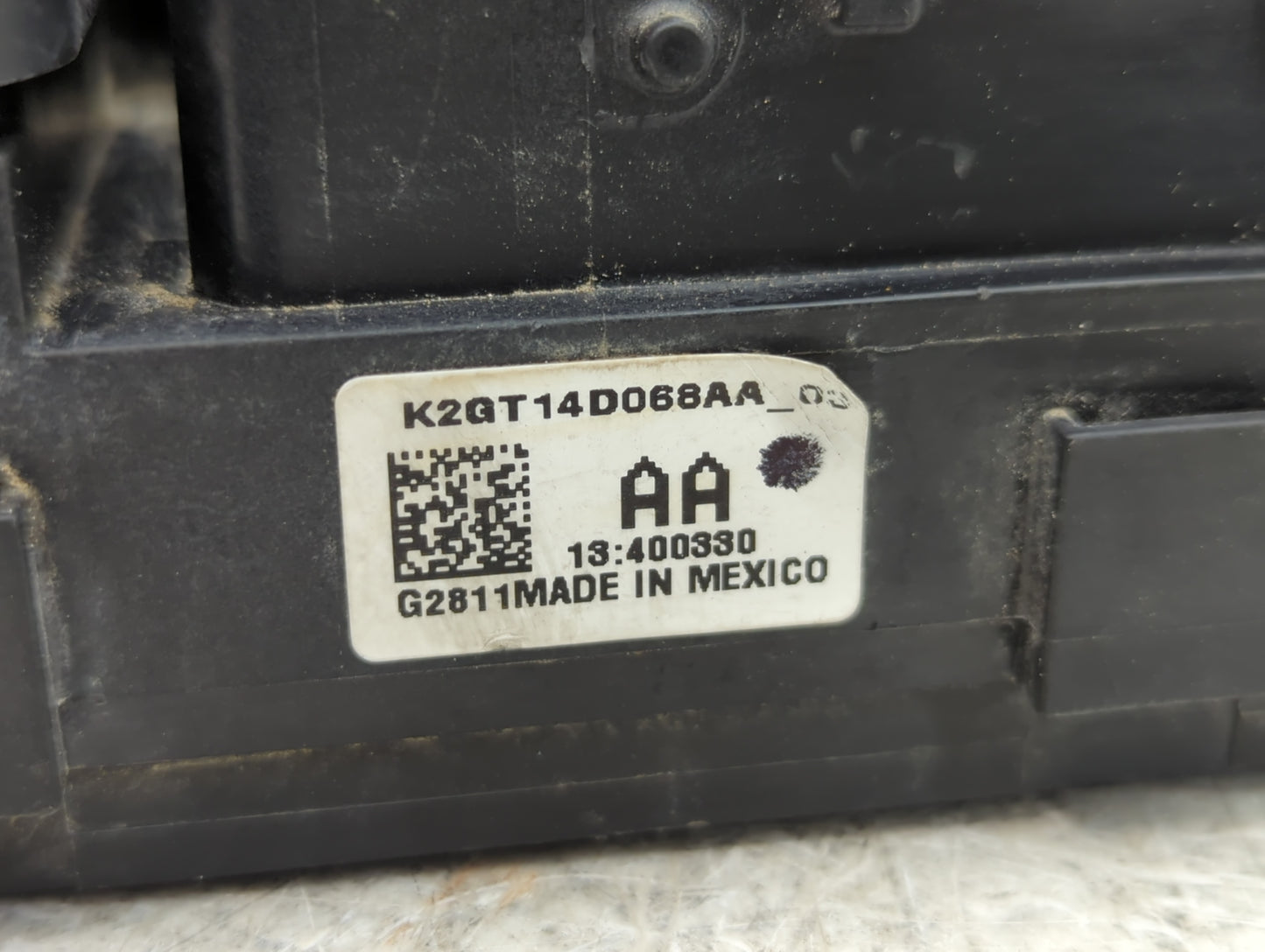 2019-2020 Ford Edge Fusebox Fuse Box Panel Relay Module P/N:G2GT-14A075AA Fits Fits 2019 2020 OEM Used Auto Parts - Oemuseda