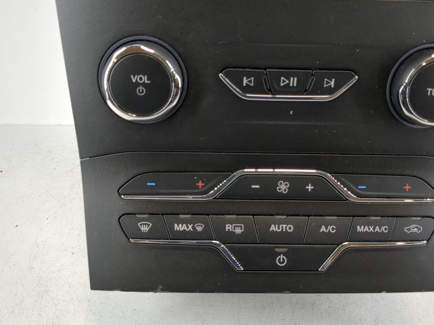 2019-2020 Ford Edge Radio AM FM Cd Player Receiver Replacement P/N:LT4T-18E245-HB Fits Fits 2019 2020 OEM Used Auto Parts - 